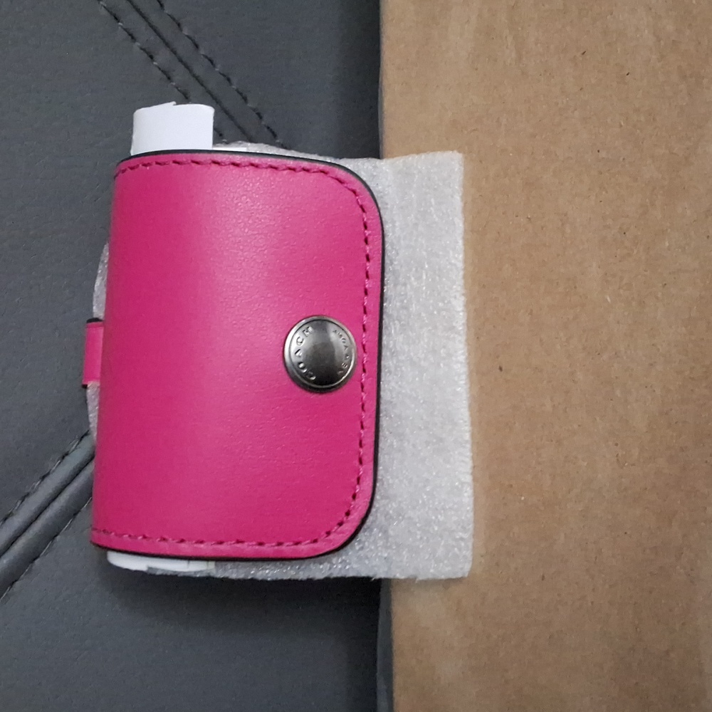 NEW Coach Pink Wireless Earbud Case - Picture 7 of 8